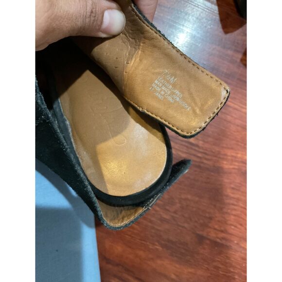 Arturo Chiang Janelle Black Suede Peep Toe Booties 7.5M Chunky Heel - Picture 10 of 14